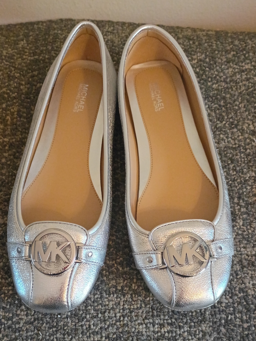 Michael Kors Silver Metallic MK Emblem Leather Ballet Flats Size 9